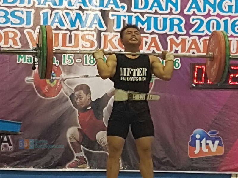 Rebut 3 Medali Emas dalam Kejurprov Jatim 2016 di Madiun