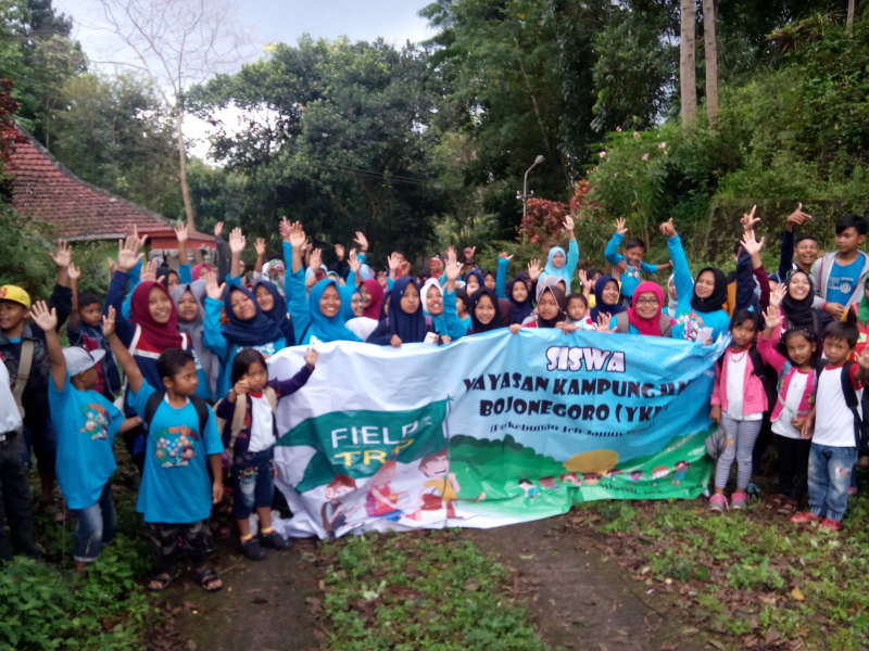 Anak-Anak Kampung Ilmu Fieldtrip ke Kebun Teh Jamus