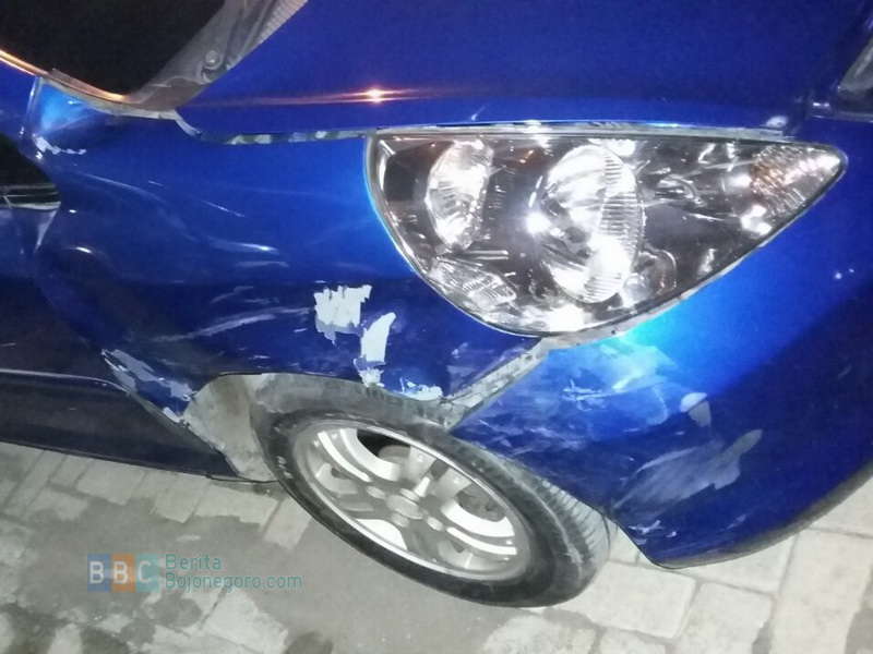 Motor Senggol Honda Jazz, Pengendara Putus Ibu Jari Kaki