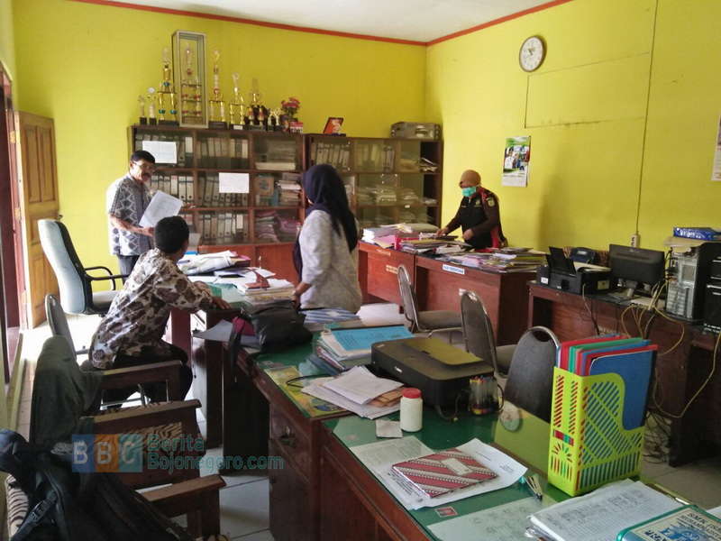 Kejaksaan Negeri Bojonegoro Geledah Kantor Desa Sumberrejo