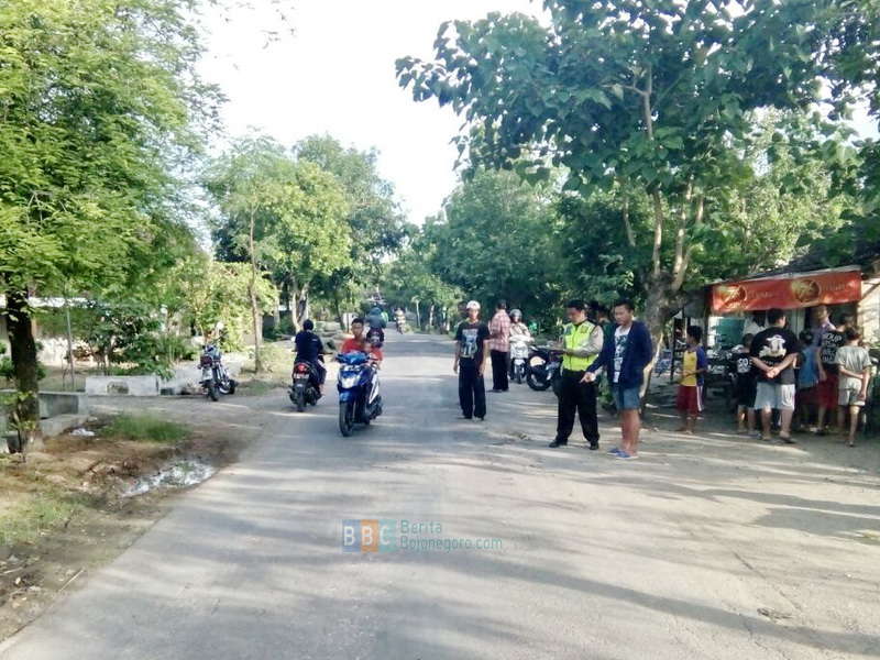 Kendarai Motor Gaya Zig-Zag, Pria Ini Terjatuh dan Meninggal