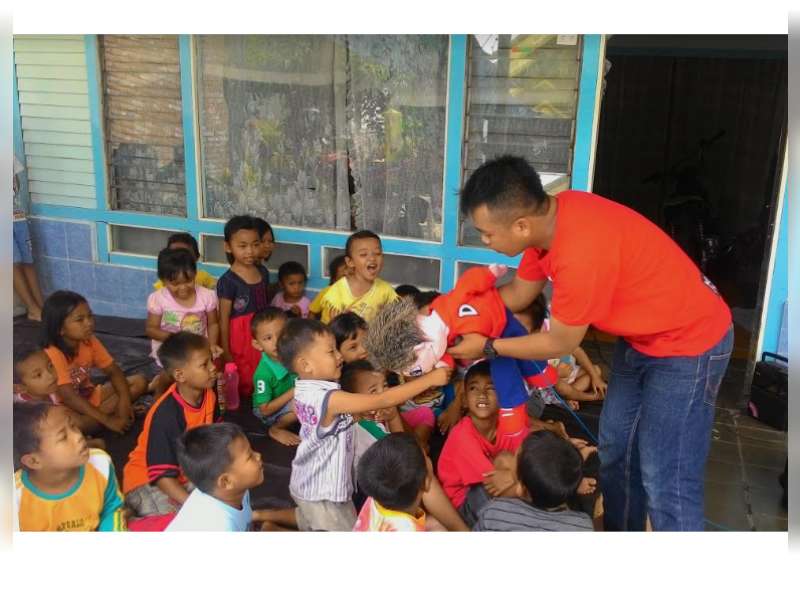 Anak - Anak di Kelurahan Ngrowo Mengisi Liburan dengan Simak Dongeng Lingkungan