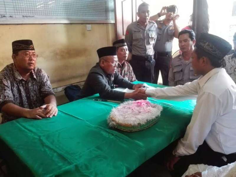 Kapolres Bojonegoro Bantu Tahanan Nikahkan Putrinya di Rutan Mapolres