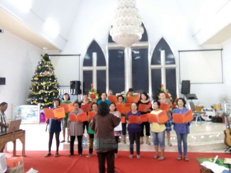 Sore Ini Puncak Kesibukan Umat Kristiani Sambut Natal 2016