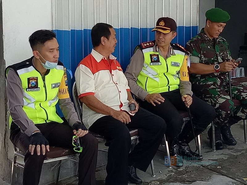 Kapolres Laksanakan Patroli Skala Besar ke Gereja