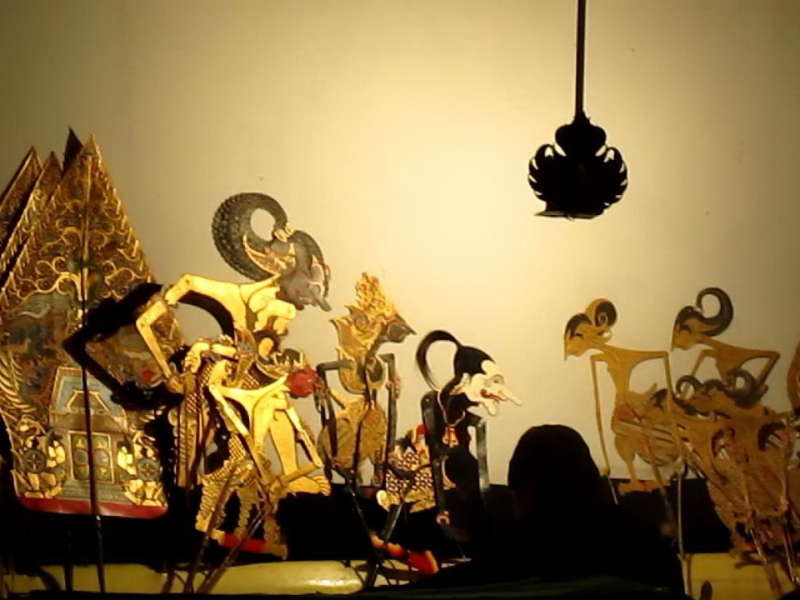 Di Malam Tahun Baru, Pemkab Hanya Wayangan dan Ngeband