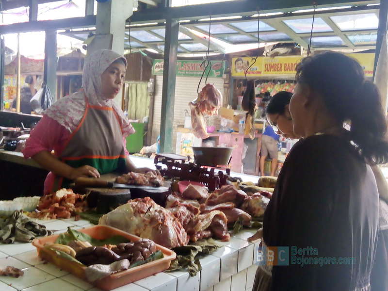 Harga Daging Sapi di Pasar Kota Bojonegoro Masih Stabil