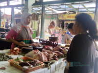 Harga Daging Sapi di Pasar Kota Bojonegoro Masih Stabil