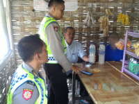 Polsek Baureno Amankan 12 liter Miras dari 4 Warung