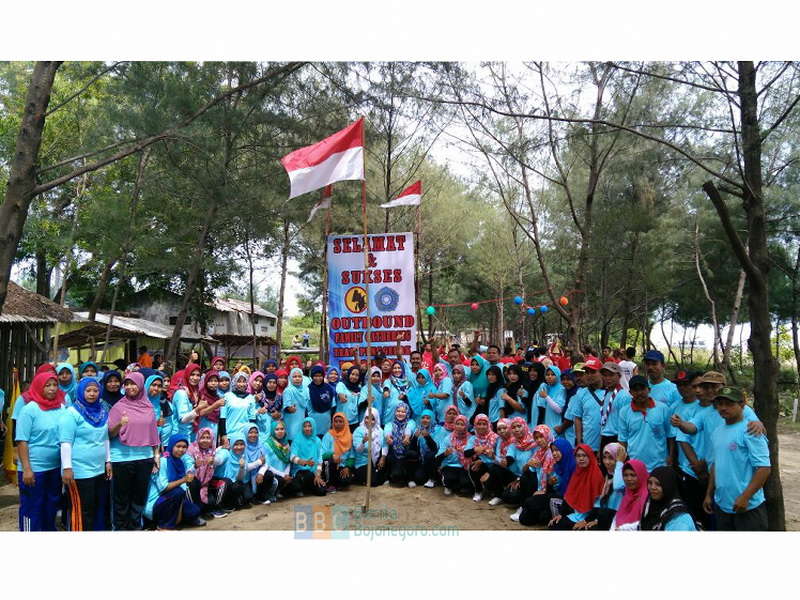 Perangkat Desa Tejo Asah Kekompakan Lewat Outbond Bareng Saka Bhayangkara Polres