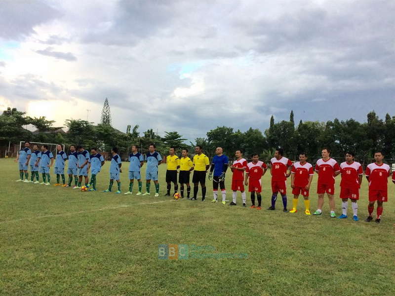 Tim Sepak Bola EMCL Kalahkan Tim DPRD Bojonegoro