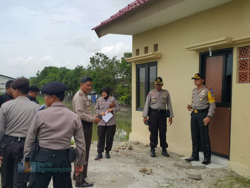 Kapolres Bojonegoro Cek Kelayakan Rukan Bhabinkamtibmas Desa Sukorejo