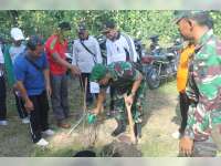 Dandim Pimpin Gerakan Tanam Pohon di Jalur Bojonegoro-Ngawi