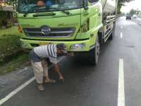 Tabrak Truk Parkir di Ngraho, 2 Remaja Patah Tulang