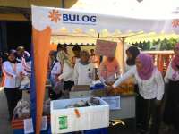 Tekan Harga Bahan Pokok, Bulog Sub Divre Bojonegoro Gelar Operasi Pasar