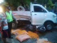 Berhenti di Bahu Jalan, Bocah Pengendara Mio Ditubruk Pikap dari Belakang