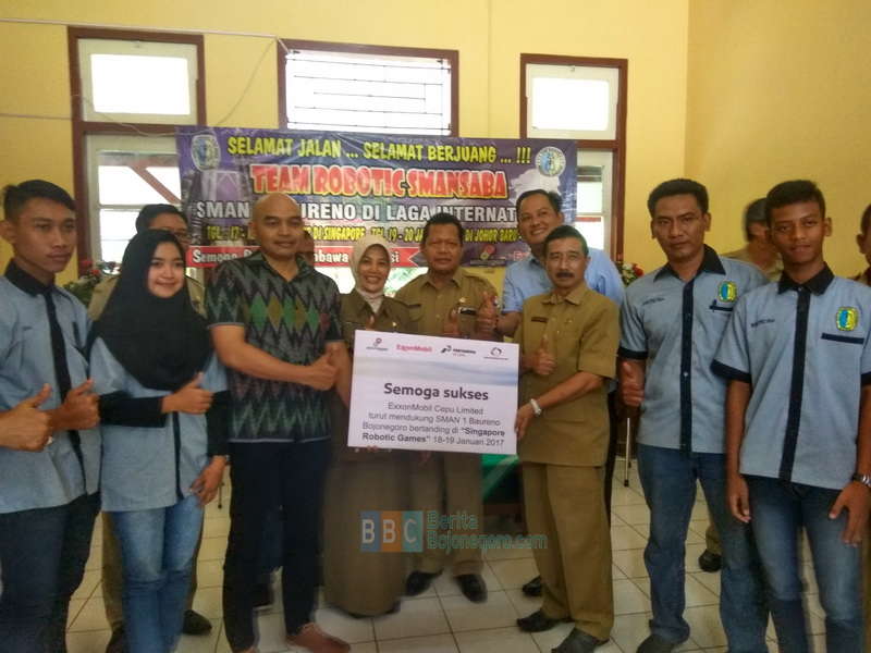 Pemkab Berangkatkan Tim Robotik SMAN 1 Baureno ke Singapura