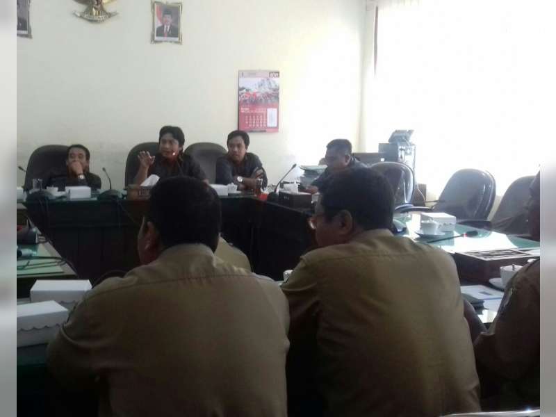 Komisi A Gelar Hearing Sengketa Tanah SDN Karang Mangun 2 Ngambon
