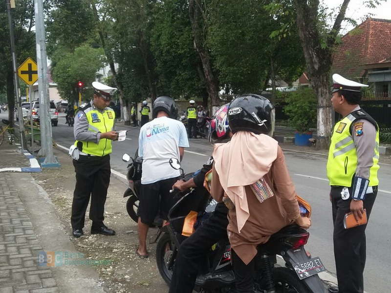 Sebanyak 100 Pengendara Terjaring Razia Sat Lantas Polres Bojonegoro