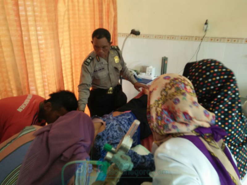 Tabrak Pintu Mobil, Pengendara Motor di Dander Masuk RS