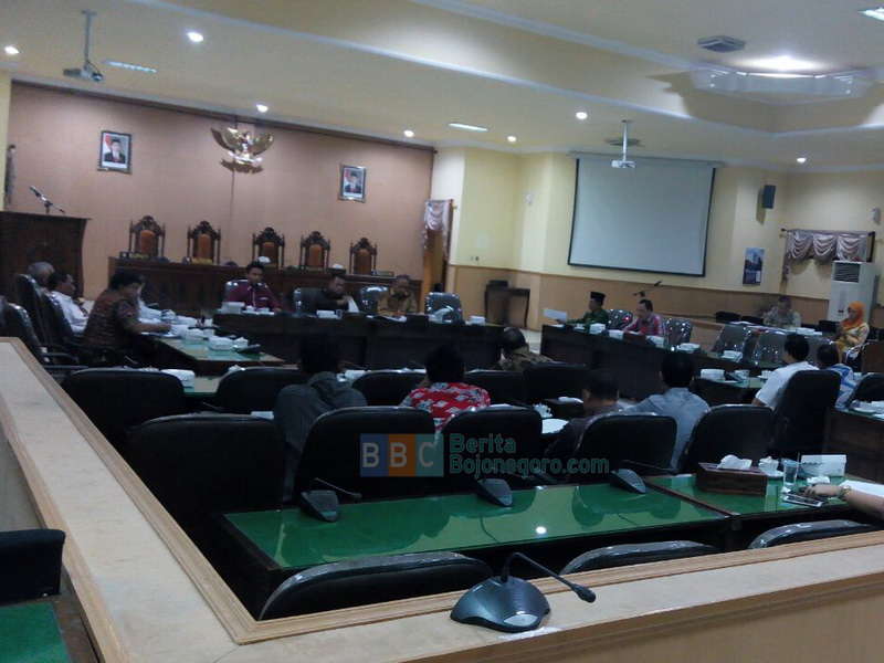 DPRD Bahas Kelangkaan Pupuk Bersama Petro Kimia dan Dinas Pertanian