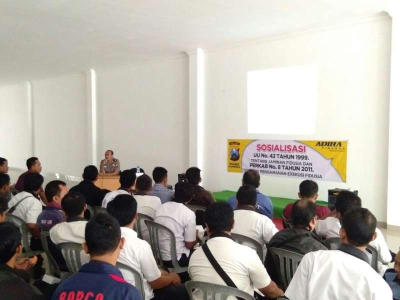 Polres Bojonegoro Sosialisasikan Jaminan Fidusia Pada Karyawan Adira Finance
