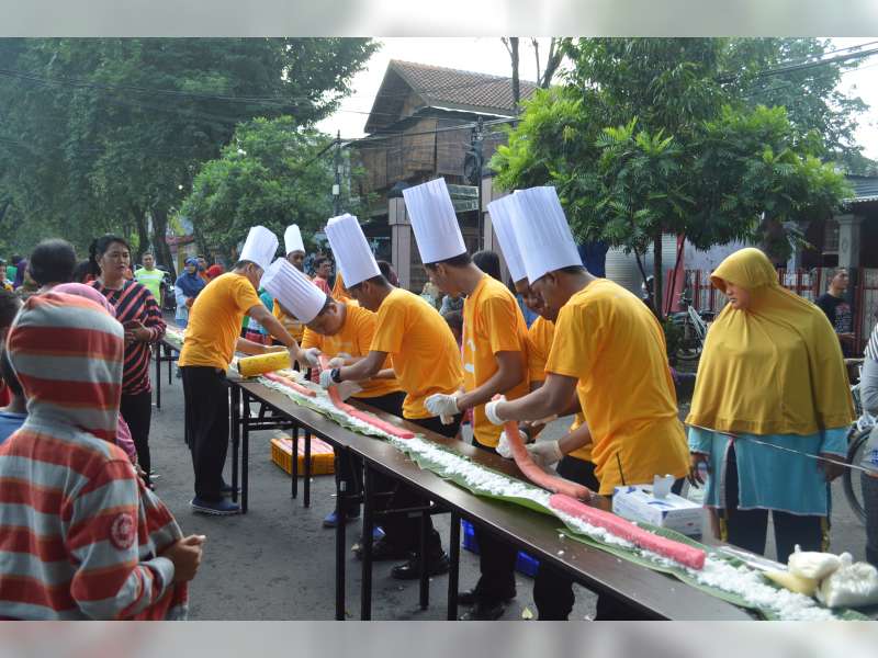 Getuk Terpanjang Mulai Dibuat