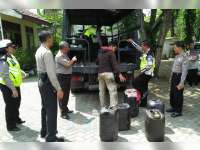 Polres Bojonegoro Lakukan Operasi Penertiban Peredaran Minyak Ilegal dari Sumur Tua