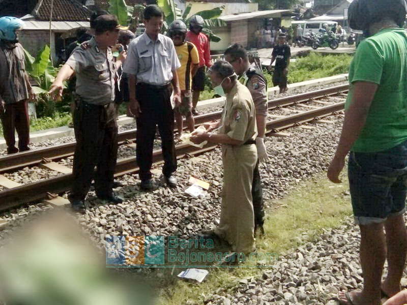 Pria Tak Dikenal Tewas Tertabrak Kereta Api di Padangan