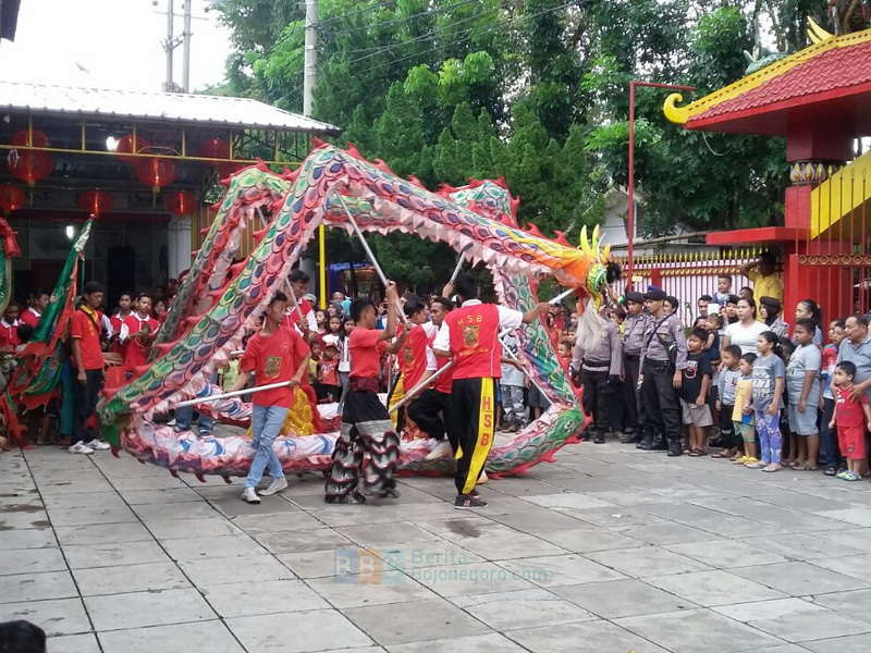 Atraksi Barongsai Sambut Imlek