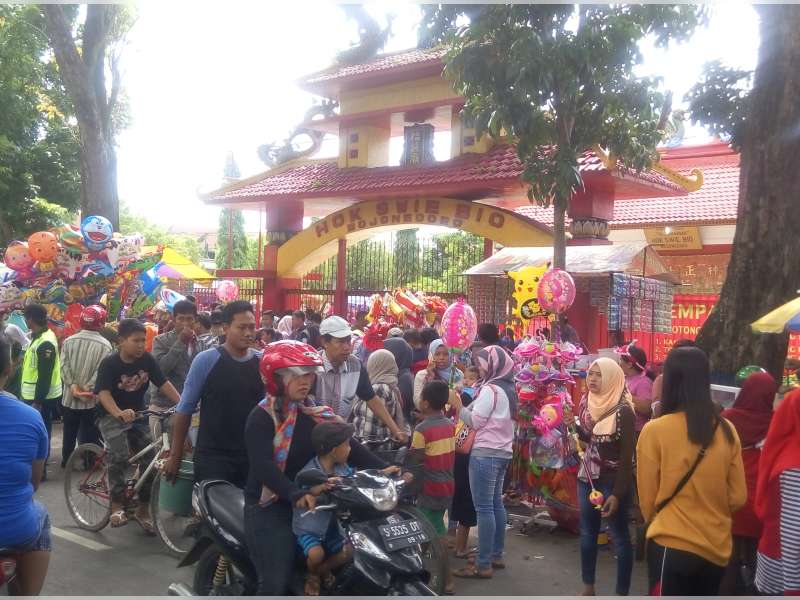 Ratusan Penonton Barongsai Padati Klenteng Hok Swie Bio