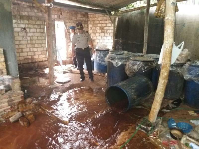 Polsek Semanding Berhasil Amankan 3.400 Liter Arak