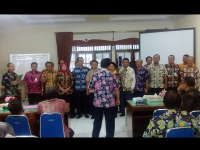 Para Camat Dikukuhkan Sebagai Bapak-Ibu bagi Masyarakat Miskin dan Anak Putus Sekolah