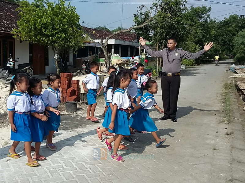 Satu Jam Kewalahan Menghadapi Tingkah Anak-Anak