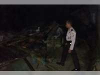 Rumah Warga Sukosewu Roboh Diterpa Angin Kencang