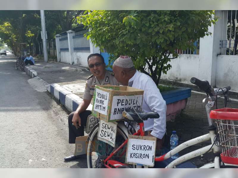 Kabag Sumda Jangongi Mbah Min, Sang Pengumpul Sedekah untuk Anak Yatim