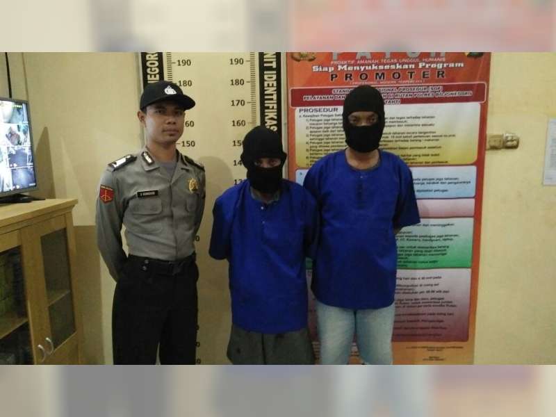 Asyik Domino di Warung, Dua Warga Baureno Diciduk Polisi