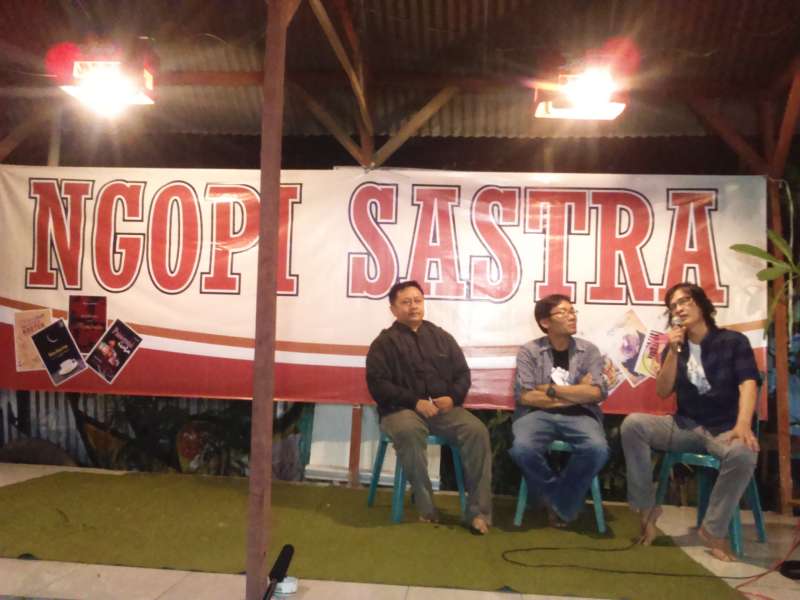 Membaca Manusia Melalui Sastra