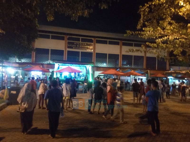 Malam Ini, Wisata Bintang Kelap-Kelip Diserbu Pengunjung