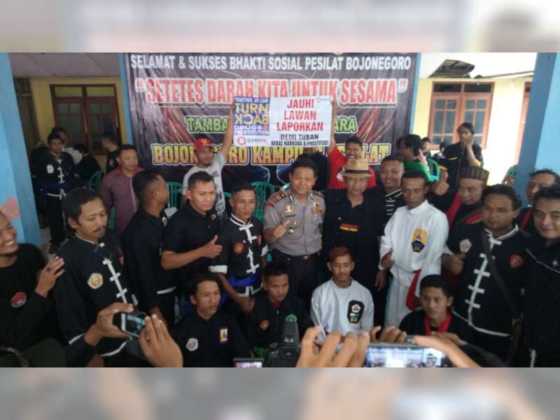 Pererat Persaudaraan, Komunitas Pencak Silat Bojonegoro Gelar Baksos Donor Darah di Tambakrejo