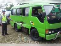 Kawasaki Ninja Hantam Mobil MPU, Pengendara Patah Tulang Hidung