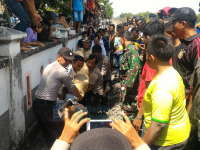 Daihatsu Zigra Dihantam Kereta KRD di Baureno, Satu Orang Meninggal Dunia