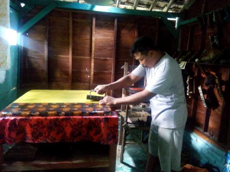 Telaten Menekuni Usaha Kerajinan Batik Jonegoroan