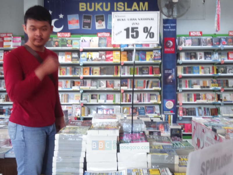 Buku Soal SBMPTN Juga Diburu Pembeli