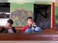 Melihat Kebiasaan Pelajar Nongkrong di Warkop Selepas Sekolah