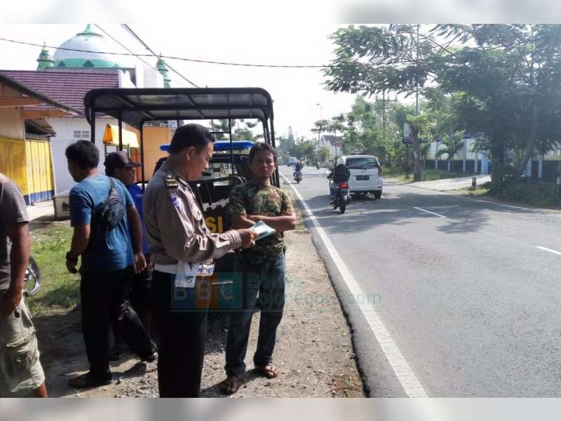 Tabrakan dengan Pikap, Pengendara Revo Luka-Luka