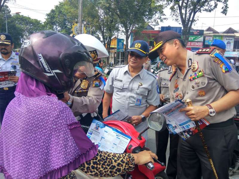 Operasi Simpatik, Kapolres Turun Langsung Mengimbau Pengguna Jalan