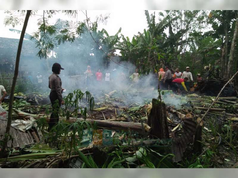 Ditinggal 10 Menit, Rumah Warga di Sumberrejo Ludes Terbakar