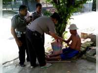 Peduli Sesama, Polsek Semanding Rutin Sambangi Warga Sakit Setiap Jumat