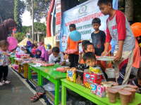 Siswa-Siswi SDIT Ini Diajak Berjualan Saat CFD